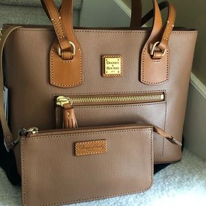 Dooney & Bourke Bag